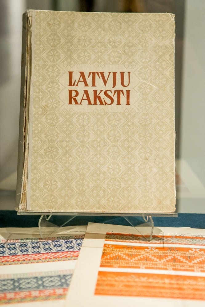 Izstādes „Latviskās dvēseles raksti” atklāšana