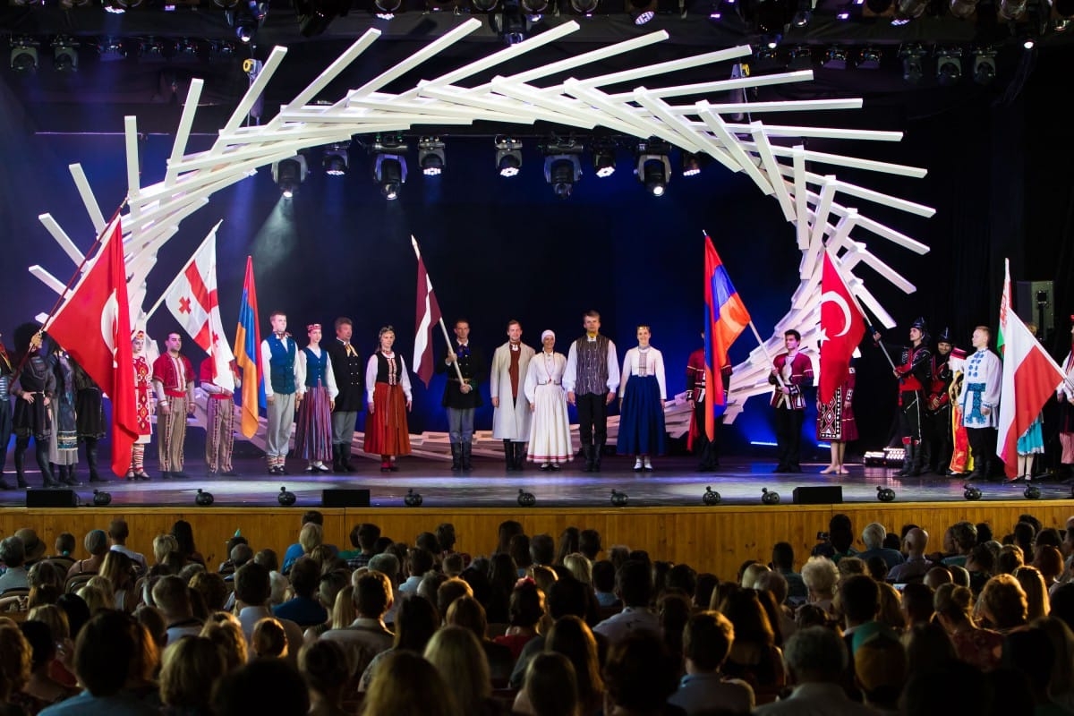 VIII Starptautiskā tautas deju festivāla "Sudmaliņas" atklāšanas diena