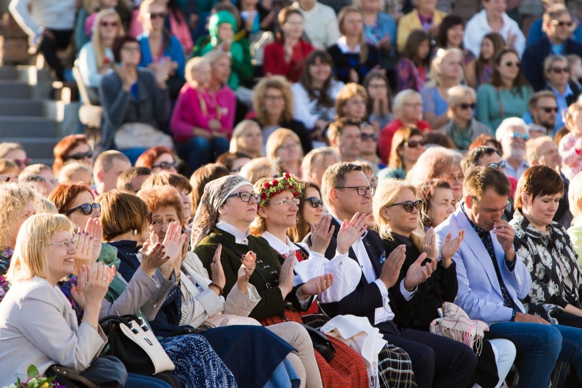VIII Starptautiskā tautas deju festivāla "Sudmaliņas" Noslēguma koncerts "Pasaules vēji mūsu dejās"