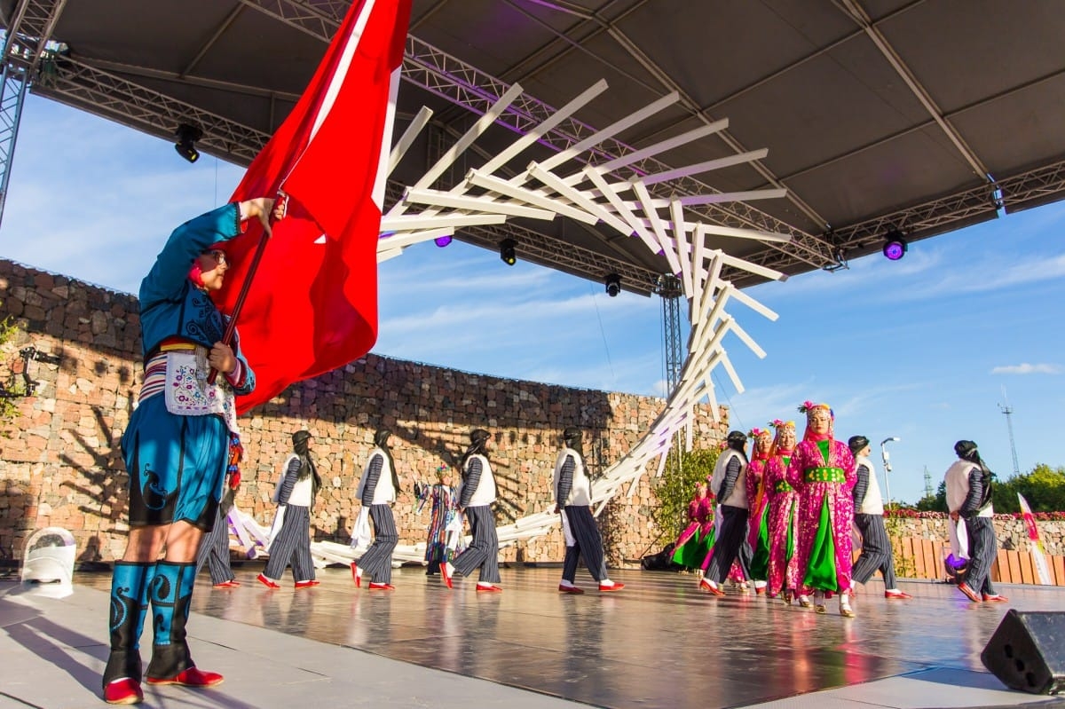 VIII Starptautiskā tautas deju festivāla "Sudmaliņas" Noslēguma koncerts "Pasaules vēji mūsu dejās"