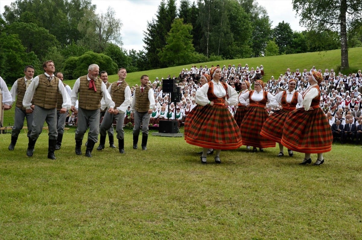 Latvijas senioru koru svētki "Trejdeviņi tēvu zemē"