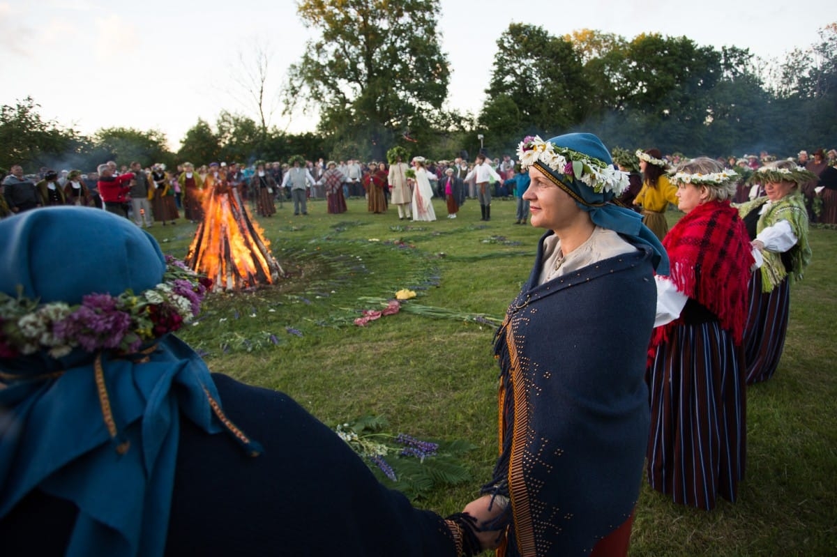 VASARAS SAULGRIEŽI LATVIJAS NOVADOS