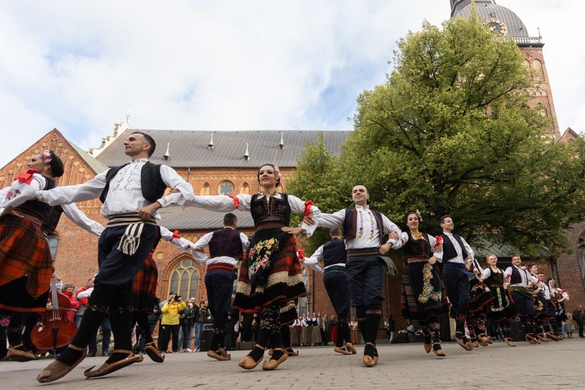 IX Starptautiskais tautas deju festivāls "Sudmaliņas" - Iepazīšanās tūre "Labāk deviņi draugi..." Vecrīgā