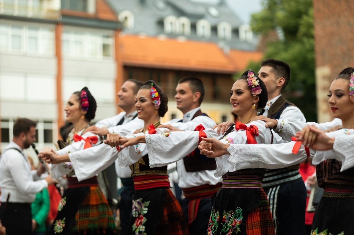 IX Starptautiskais tautas deju festivāls "Sudmaliņas" - Iepazīšanās tūre "Labāk deviņi draugi..." Vecrīgā