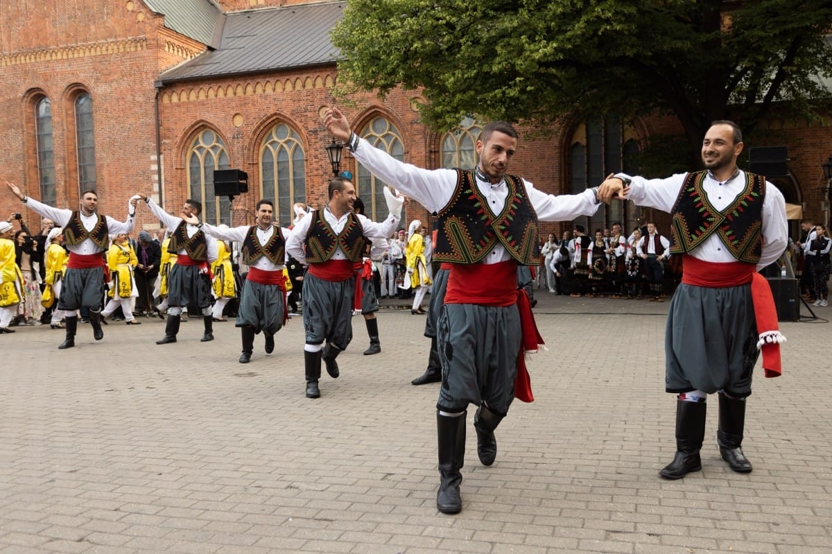 IX Starptautiskais tautas deju festivāls "Sudmaliņas" - Iepazīšanās tūre "Labāk deviņi draugi..." Vecrīgā