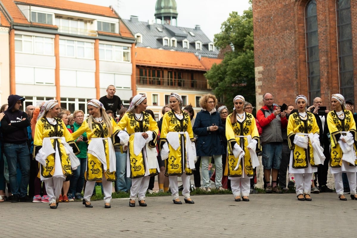 IX Starptautiskais tautas deju festivāls "Sudmaliņas" - Iepazīšanās tūre "Labāk deviņi draugi..." Vecrīgā
