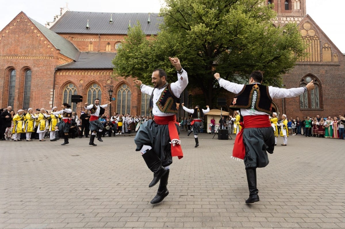 IX Starptautiskais tautas deju festivāls "Sudmaliņas" - Iepazīšanās tūre "Labāk deviņi draugi..." Vecrīgā
