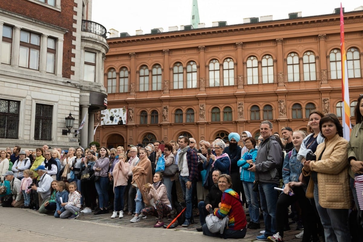 IX Starptautiskais tautas deju festivāls "Sudmaliņas" - Iepazīšanās tūre "Labāk deviņi draugi..." Vecrīgā