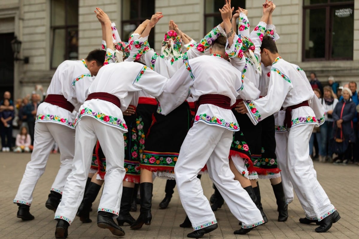 IX Starptautiskais tautas deju festivāls "Sudmaliņas" - Iepazīšanās tūre "Labāk deviņi draugi..." Vecrīgā
