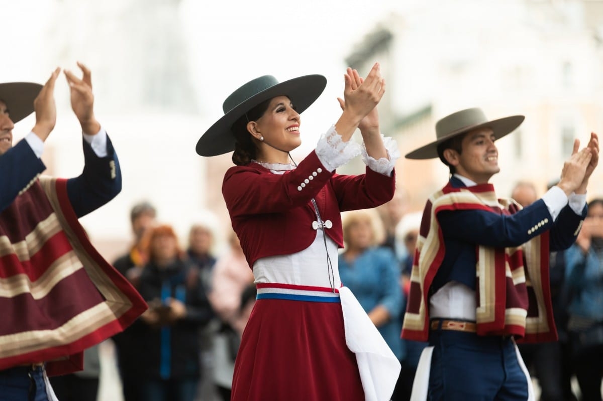 IX Starptautiskais tautas deju festivāls "Sudmaliņas" - Iepazīšanās tūre "Labāk deviņi draugi..." Vecrīgā