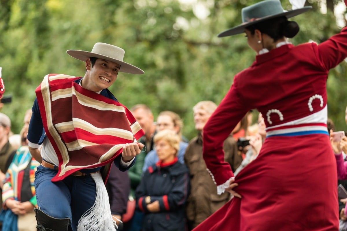 IX Starptautiskais tautas deju festivāls "Sudmaliņas" - Iepazīšanās tūre "Labāk deviņi draugi..." Vecrīgā