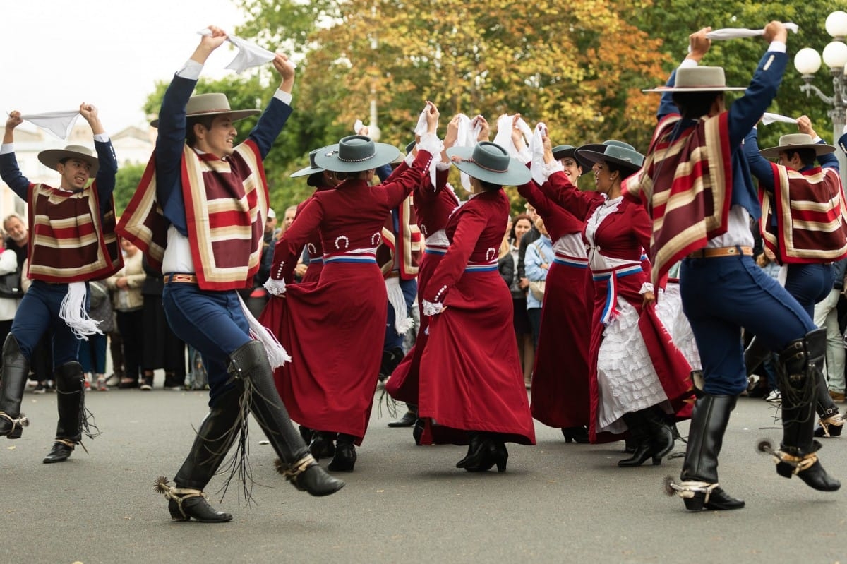 IX Starptautiskais tautas deju festivāls "Sudmaliņas" - Iepazīšanās tūre "Labāk deviņi draugi..." Vecrīgā