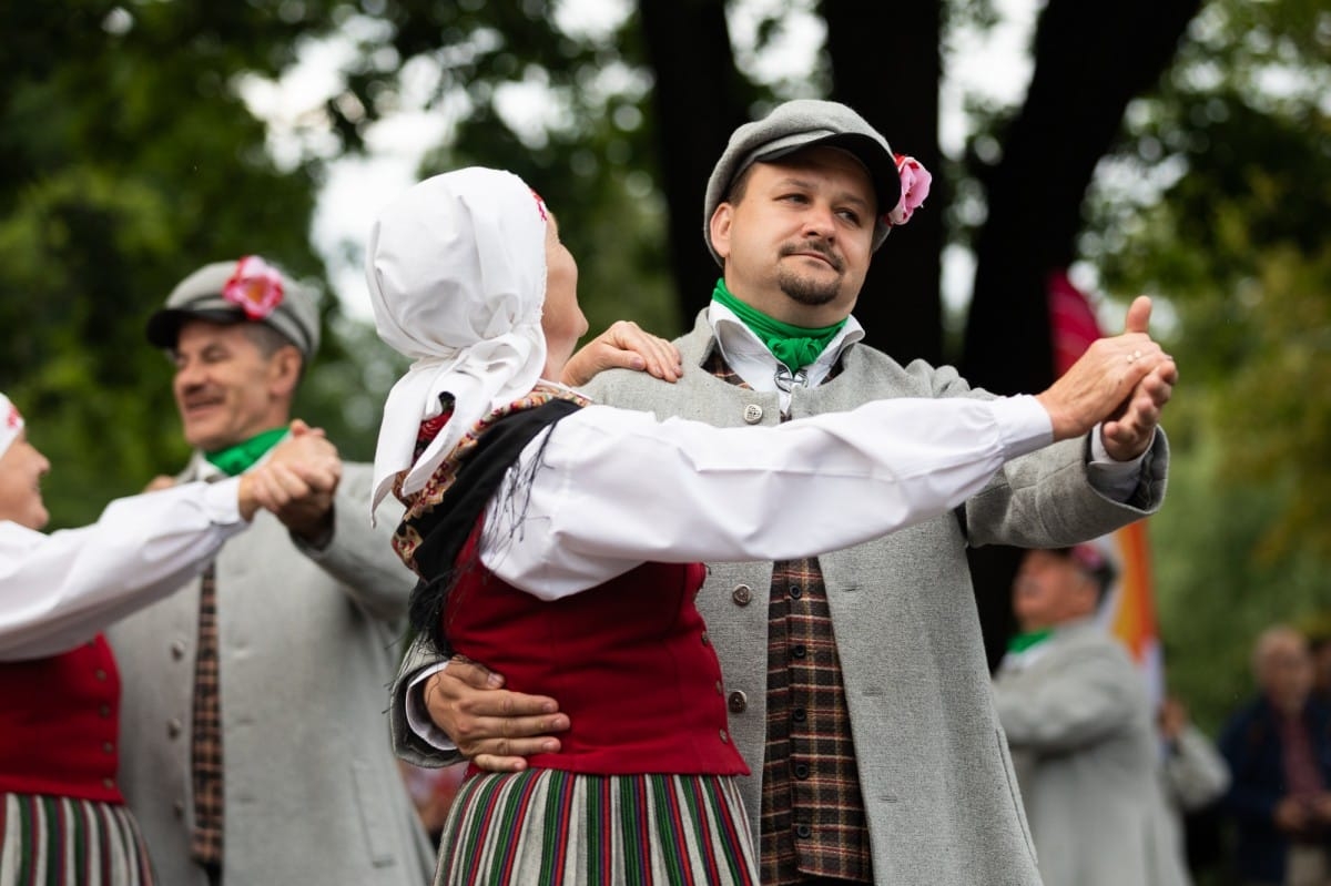 IX Starptautiskais tautas deju festivāls "Sudmaliņas" - Iepazīšanās tūre "Labāk deviņi draugi..." Vecrīgā