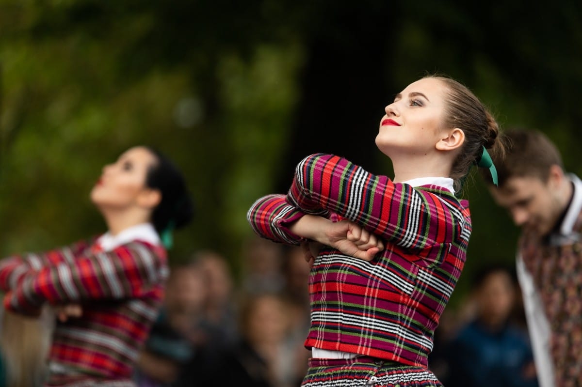 IX Starptautiskais tautas deju festivāls "Sudmaliņas" - Iepazīšanās tūre "Labāk deviņi draugi..." Vecrīgā
