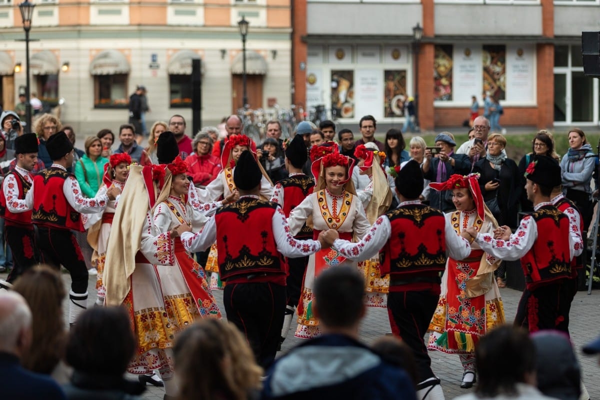 IX Starptautiskais tautas deju festivāls "Sudmaliņas" - Iepazīšanās tūre "Labāk deviņi draugi..." Vecrīgā