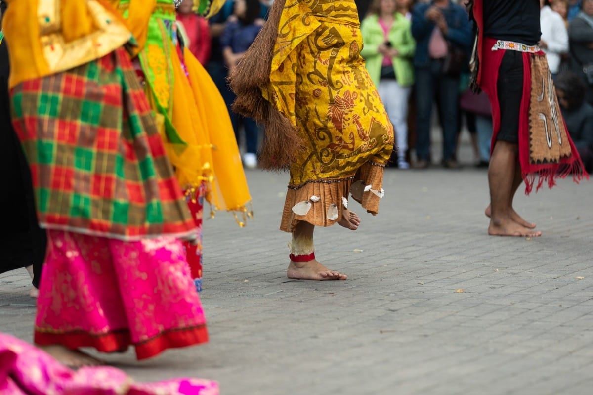 IX Starptautiskais tautas deju festivāls "Sudmaliņas" - Iepazīšanās tūre "Labāk deviņi draugi..." Vecrīgā