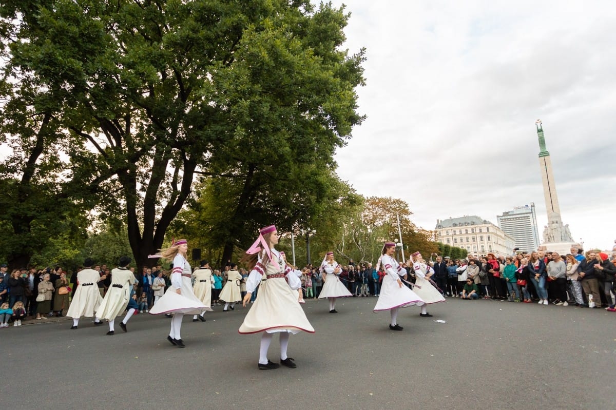 IX Starptautiskais tautas deju festivāls "Sudmaliņas" - Iepazīšanās tūre "Labāk deviņi draugi..." Vecrīgā