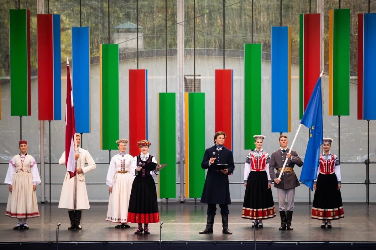 IX Starptautiskais tautas deju festivāls "Sudmaliņas" - Atklāšanas koncerts "Aiz deviņām jūrām, aiz deviņiem kalniem"