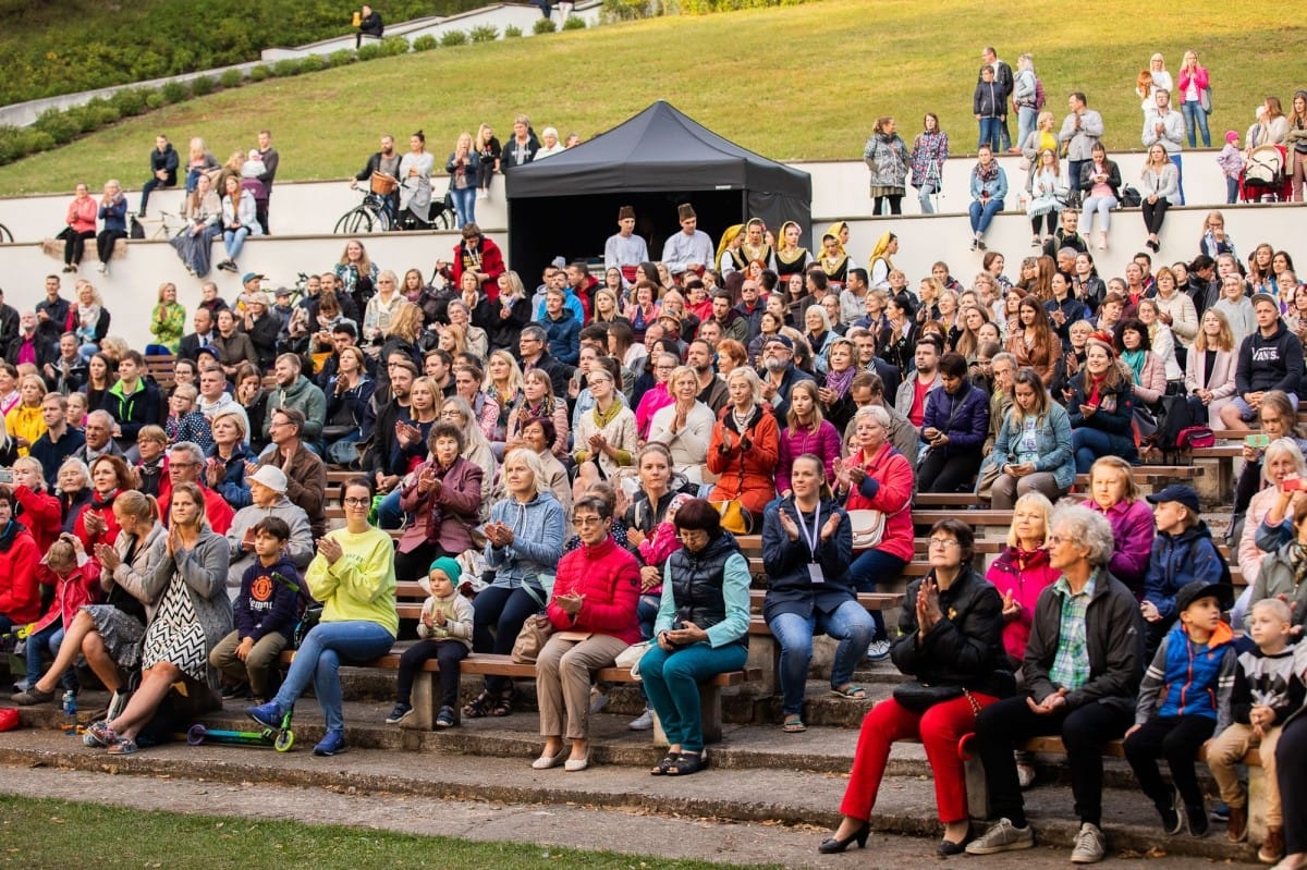 IX Starptautiskais tautas deju festivāls "Sudmaliņas" - Atklāšanas koncerts "Aiz deviņām jūrām, aiz deviņiem kalniem"