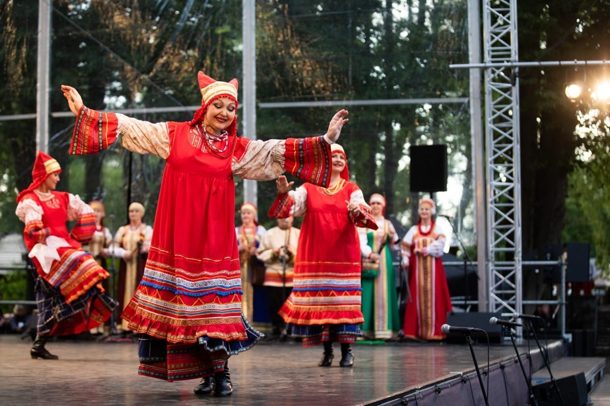 IX Starptautiskais tautas deju festivāls "Sudmaliņas" - Atklāšanas koncerts "Aiz deviņām jūrām, aiz deviņiem kalniem"
