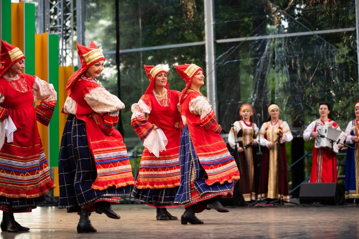 IX Starptautiskais tautas deju festivāls "Sudmaliņas" - Atklāšanas koncerts "Aiz deviņām jūrām, aiz deviņiem kalniem"