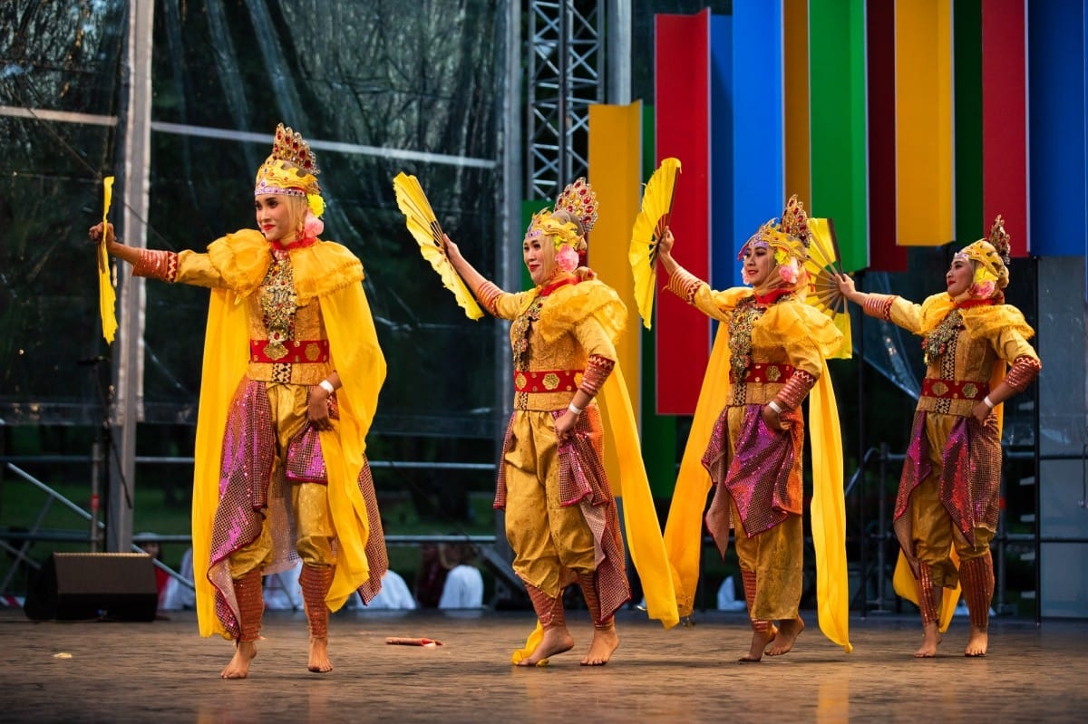 IX Starptautiskais tautas deju festivāls "Sudmaliņas" - Atklāšanas koncerts "Aiz deviņām jūrām, aiz deviņiem kalniem"