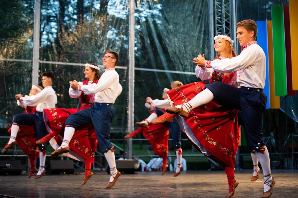 IX Starptautiskais tautas deju festivāls "Sudmaliņas" - Atklāšanas koncerts "Aiz deviņām jūrām, aiz deviņiem kalniem"