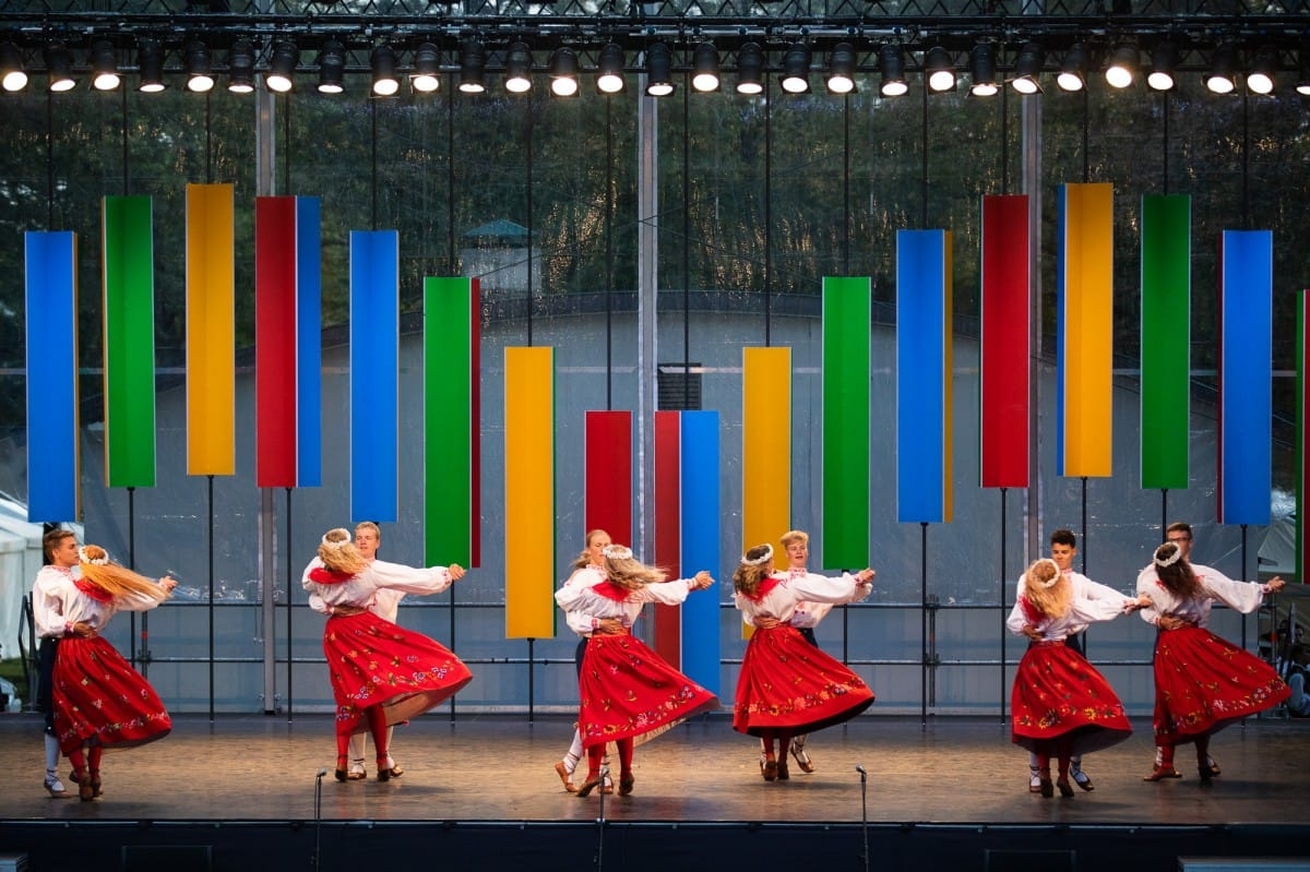 IX Starptautiskais tautas deju festivāls "Sudmaliņas" - Atklāšanas koncerts "Aiz deviņām jūrām, aiz deviņiem kalniem"