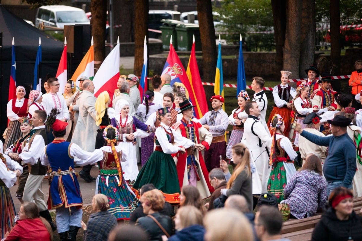 IX Starptautiskais tautas deju festivāls "Sudmaliņas" - Atklāšanas koncerts "Aiz deviņām jūrām, aiz deviņiem kalniem"