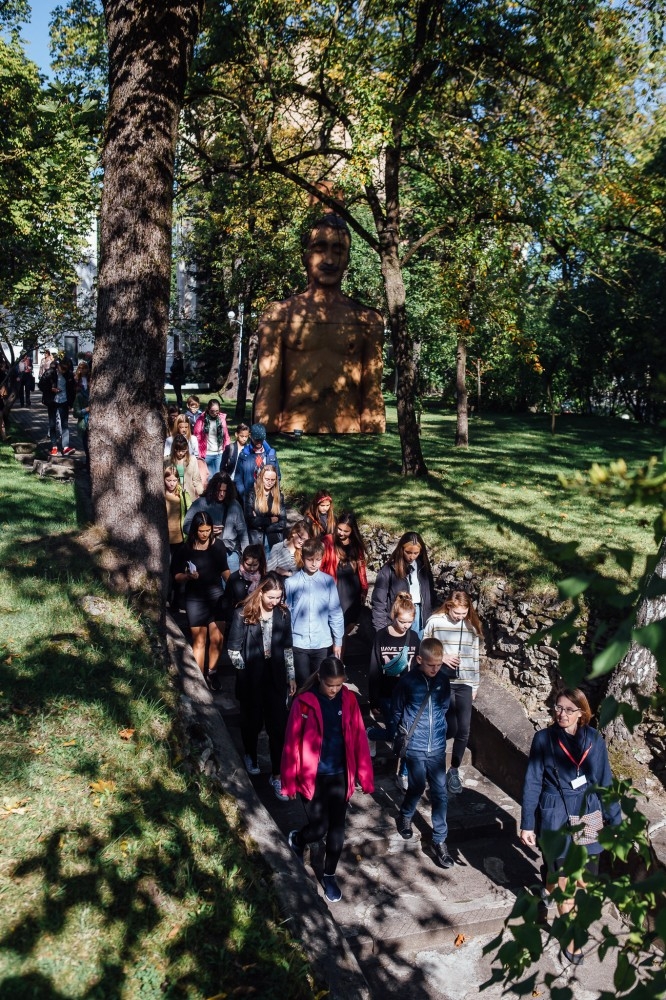 Latvijas mākslas skolu audzēkņu Valsts konkursa laureātu apbalvošana LKA E. Smiļģa Teātra muzejā