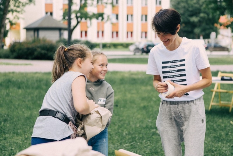 Mākslinieces Evas Vēveres darbnīca "Citi redzēs, ka uztraucos – pieci eksperimenti laikmetīgajā mākslā". Foto: Lita Millere