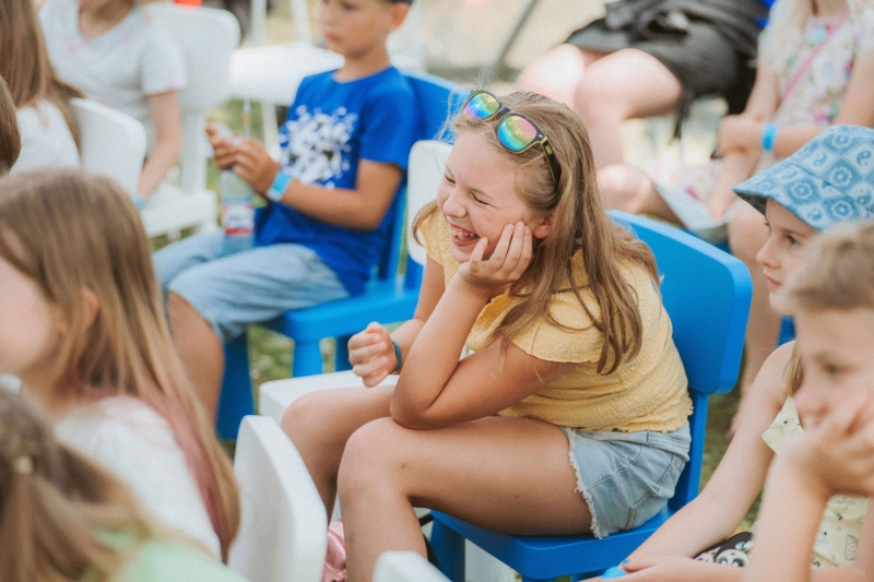 Skolēni Valmieras drāmas teātra izrādē "Slinkums" sarunu festivālā LAMPA 2022. Foto: Sandija Veikša