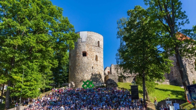 Latvijas sieviešu un vīru koru salidojums