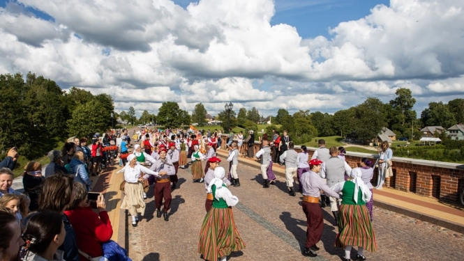 IX Starptautiskais tautas deju festivāls "Sudmaliņas" - Novadu diena Kuldīgā