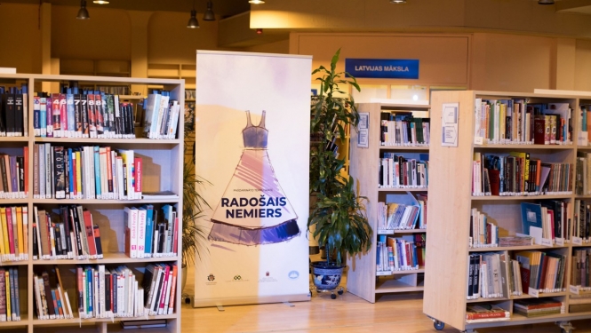 Pašdarināto tērpu skate "Radošais nemiers"