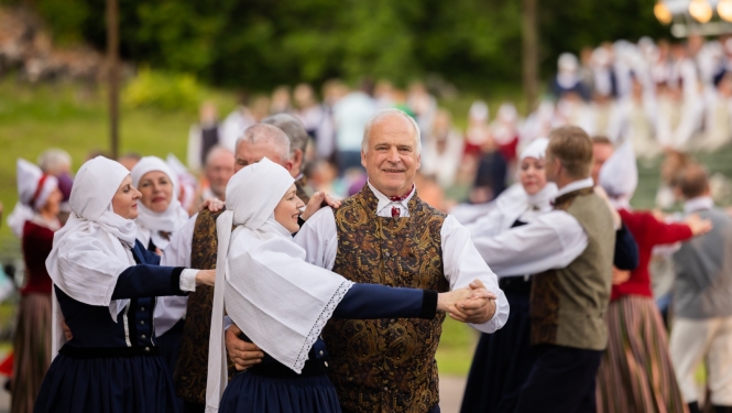 Senioru deju kolektīvs