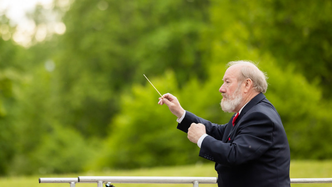 Diriģents Sergejs Sergejevs