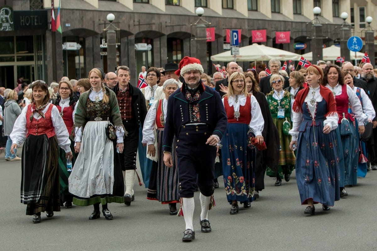 VIII Ziemeļu un Baltijas valstu Dziesmu svētku dalībnieku gājiens