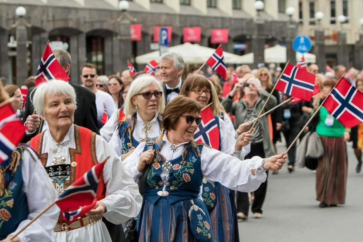 VIII Ziemeļu un Baltijas valstu Dziesmu svētku dalībnieku gājiens