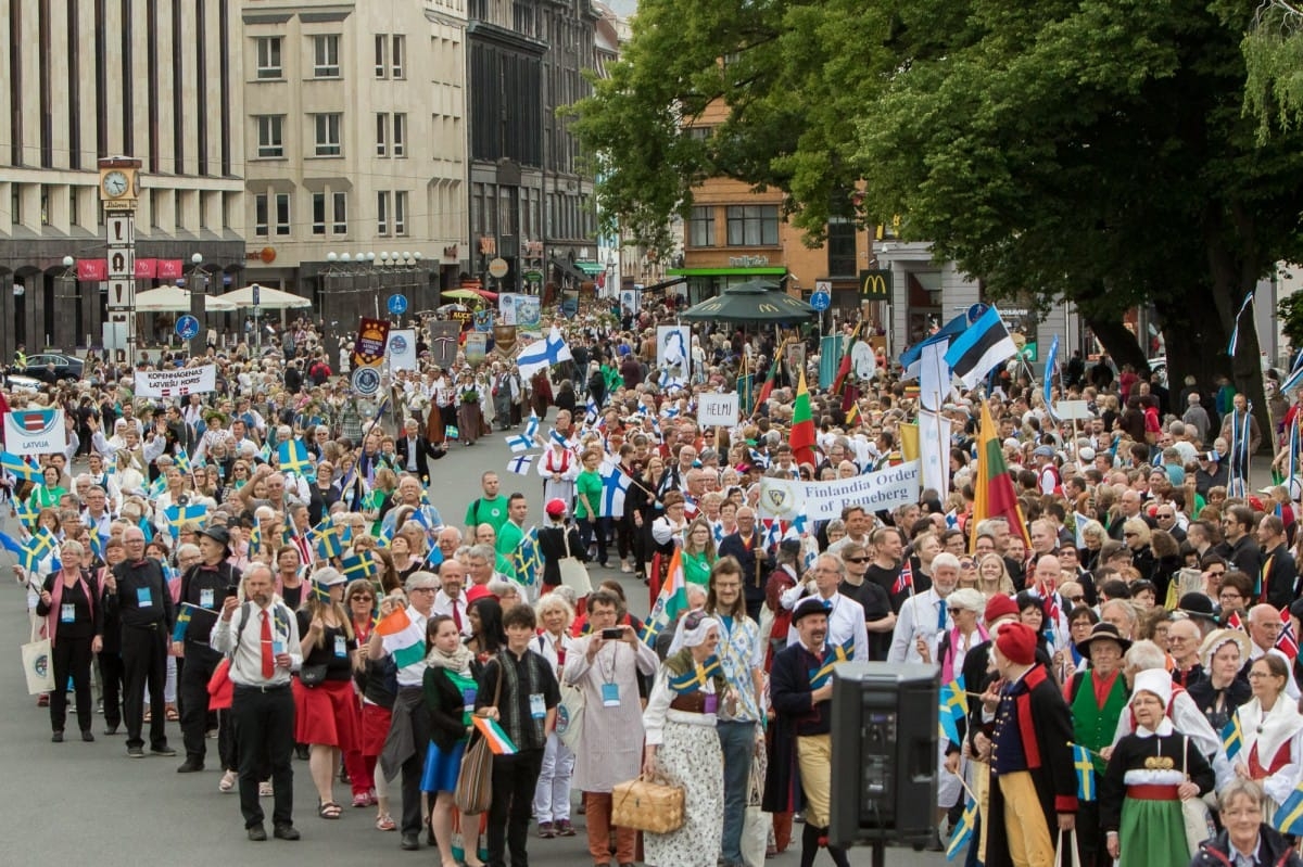 VIII Ziemeļu un Baltijas valstu Dziesmu svētku dalībnieku gājiens