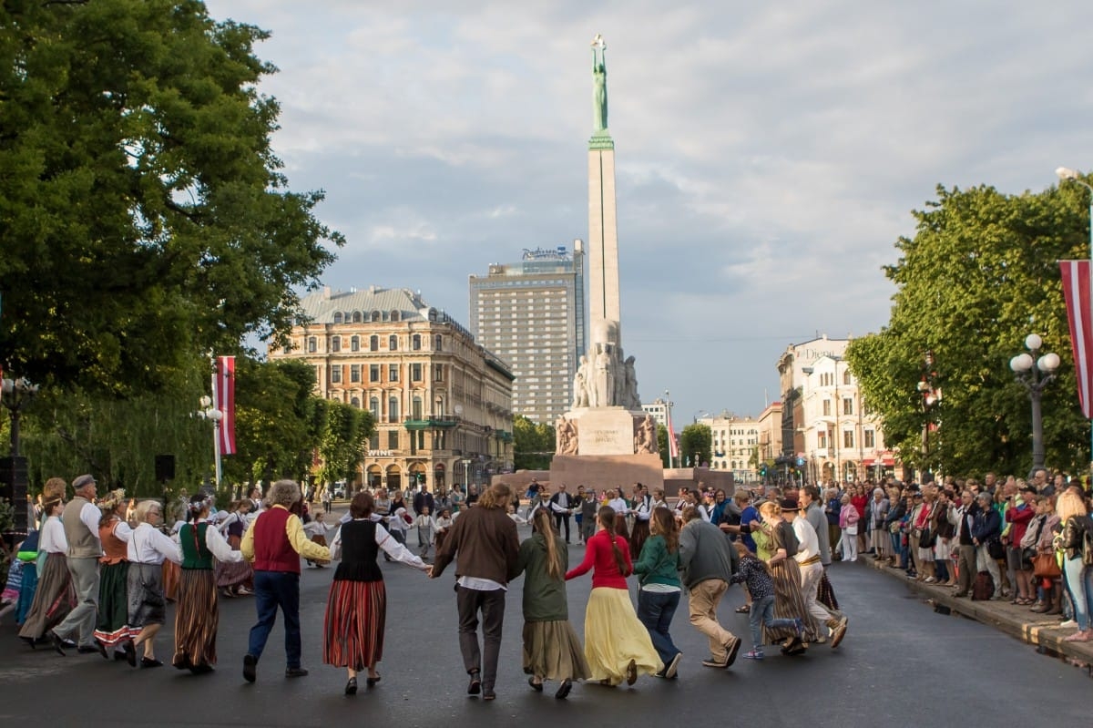 Danči Brīvības pieminekļa laukumā - "Baltica 2015"