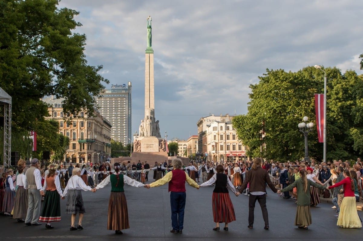 Danči Brīvības pieminekļa laukumā - "Baltica 2015"