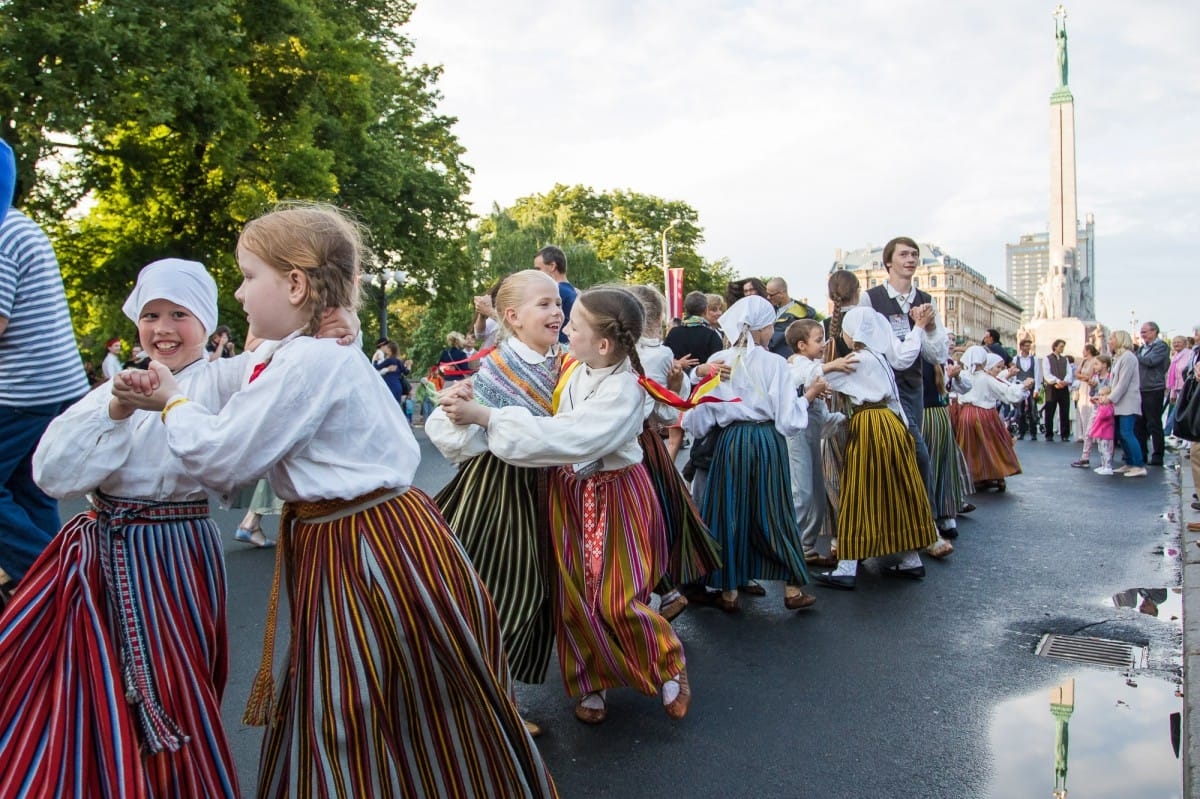 Danči Brīvības pieminekļa laukumā - "Baltica 2015"