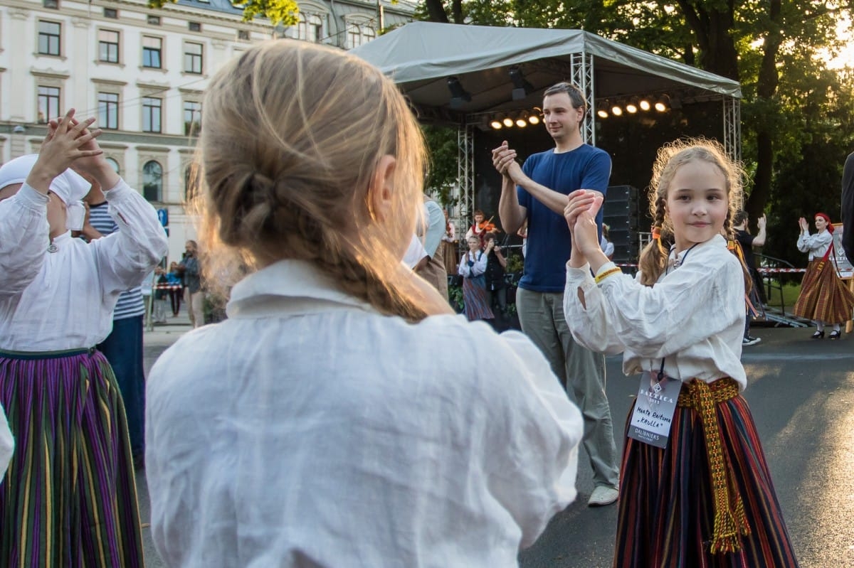 Danči Brīvības pieminekļa laukumā - "Baltica 2015"