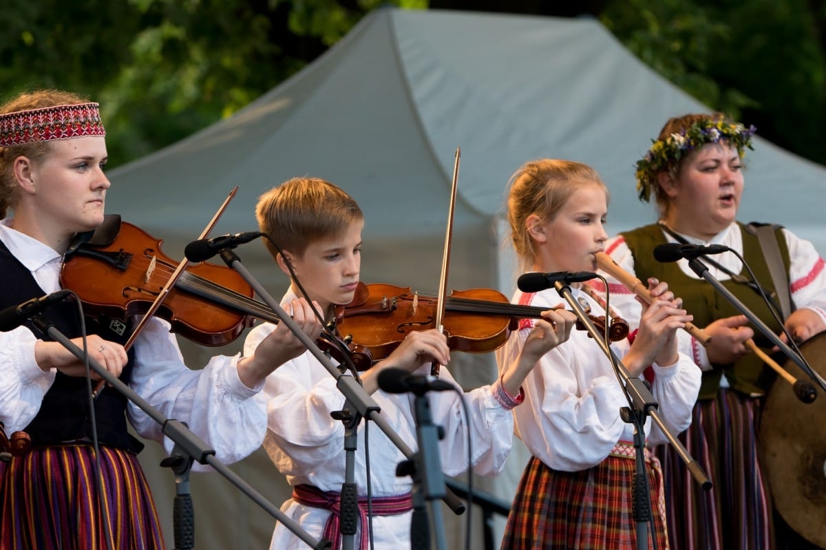 Danči Brīvības pieminekļa laukumā - "Baltica 2015"