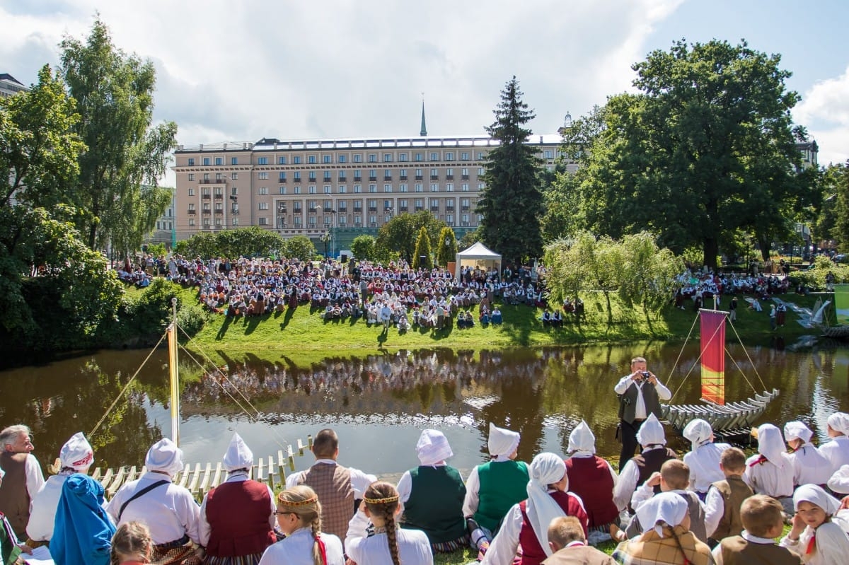 "Baltica 2015" Novadu sadziedāšanās Rīgā / Communal Singing from the regions in Riga