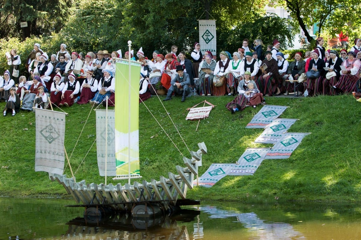 "Baltica 2015" Novadu sadziedāšanās Rīgā / Communal Singing from the regions in Riga