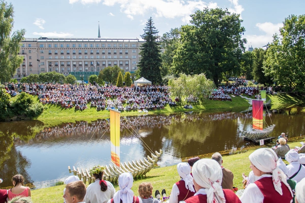 "Baltica 2015" Novadu sadziedāšanās Rīgā / Communal Singing from the regions in Riga