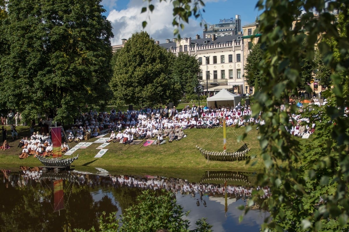 "Baltica 2015" Novadu sadziedāšanās Rīgā / Communal Singing from the regions in Riga