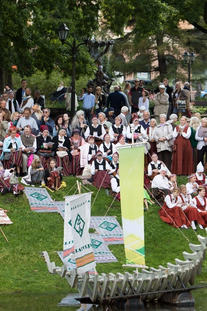 "Baltica 2015" Novadu sadziedāšanās Rīgā / Communal Singing from the regions in Riga